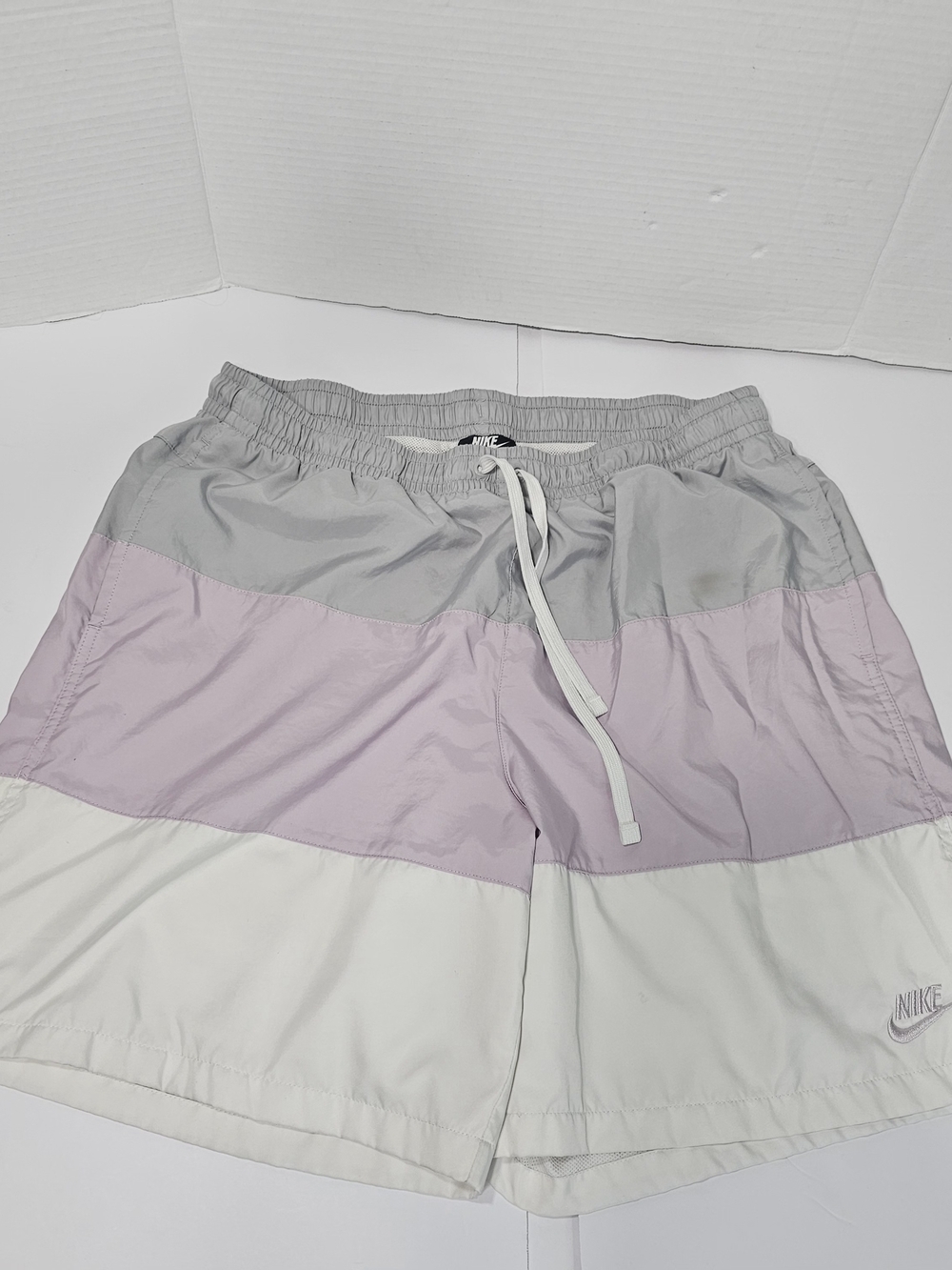 Nike Men’s Colorblock Swim Shorts in Light Gray/Pink/White Sz XL Activewear